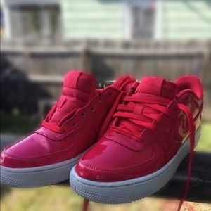 Air Force 1 siren red